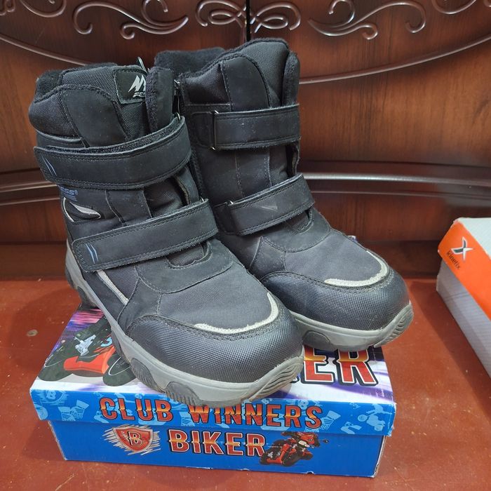 Зимняя 37 размер в отличном состоянии