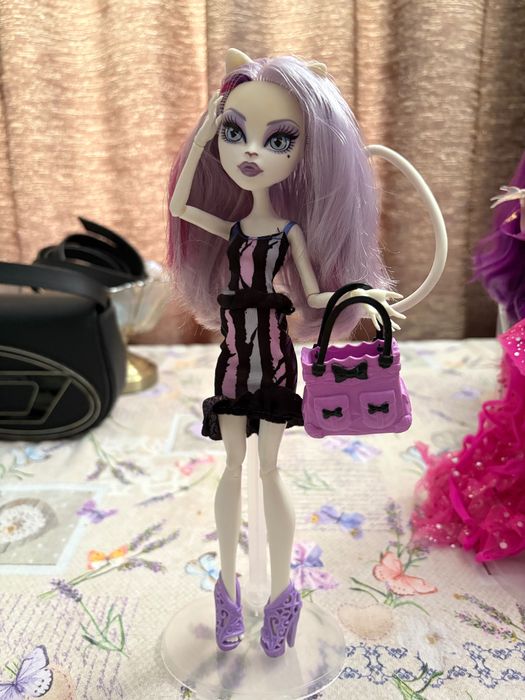 păpușă monster high catrine demew