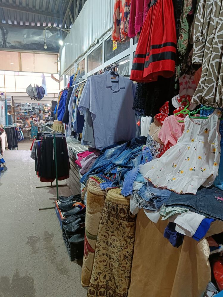 Продается бутик с товаром на крытом рынке