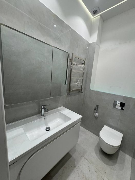 Продам квартиру на Циалковском новостройке Oq Saroy 3/1/9 75m2