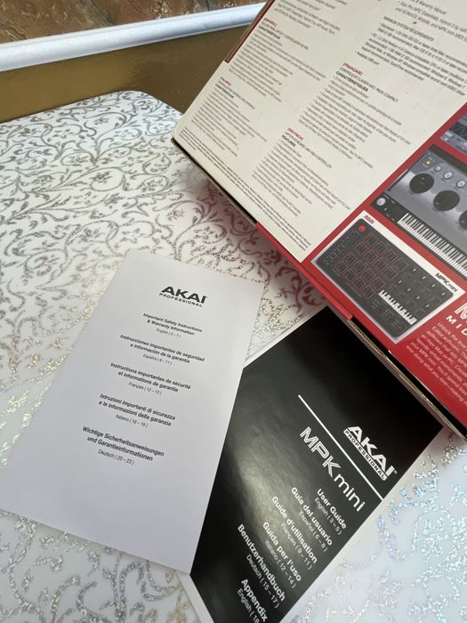 Akai MPK Mini Mk2 Limited Edition (Red)