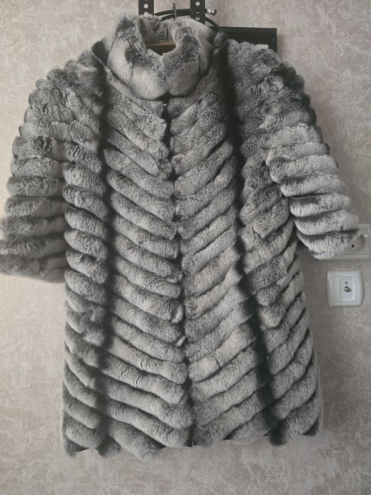 Продаётся  полушубок натуральный мех , хвостики шеншила, состояние отл