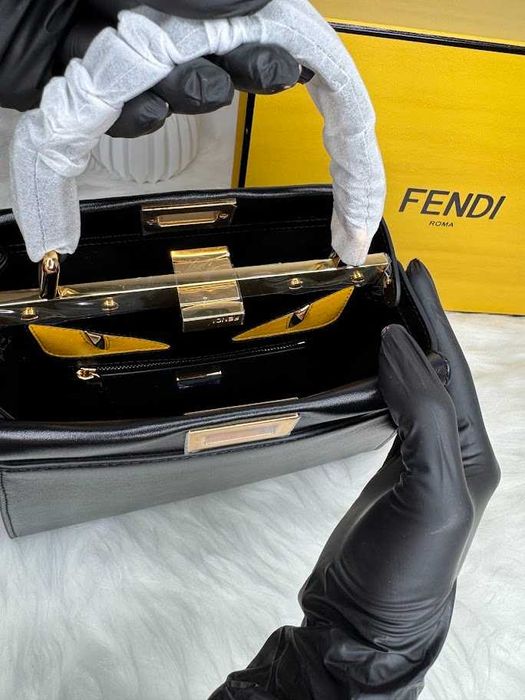 Geanta Fendi Peekaboo Mini piele naturala 100% prezentare completa