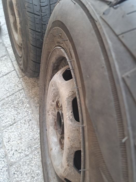 Бусови  стоманени джанти с лятни гуми 185 R 14C