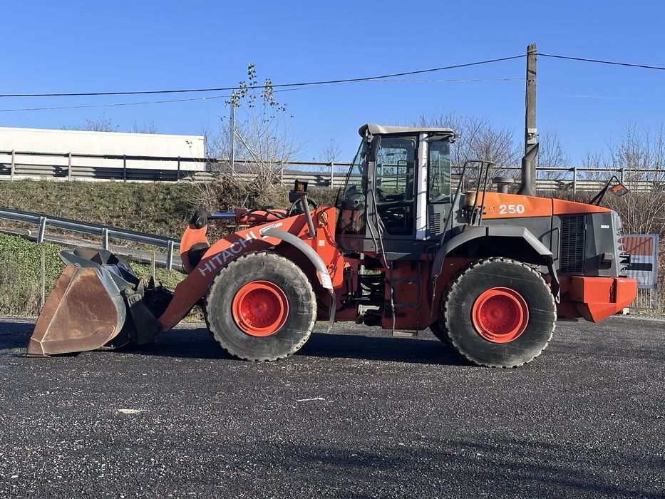 Incarcator frontal/Vola Hitachi ZW250 2010/9900h/4mc/21.500kg