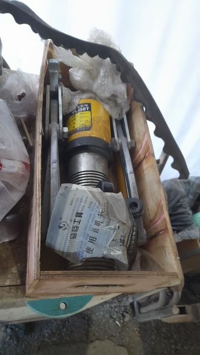 Продаётся новый гидравлический съемник.