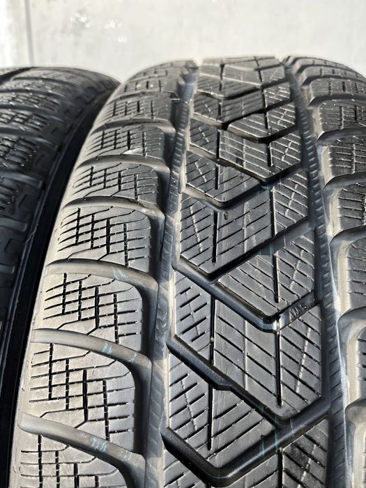 4 бр. зимни гуми 235/65/19 Pirelli DOT 2715 6 mm