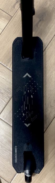 Slamm Classic V9 Trotinetă Freestyle + Slamm Logo Cască Skate