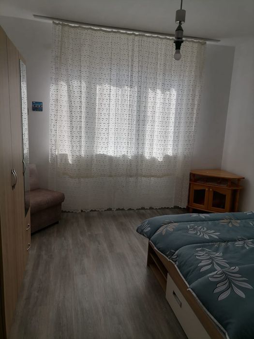 Продава се обзаведен апартамент
