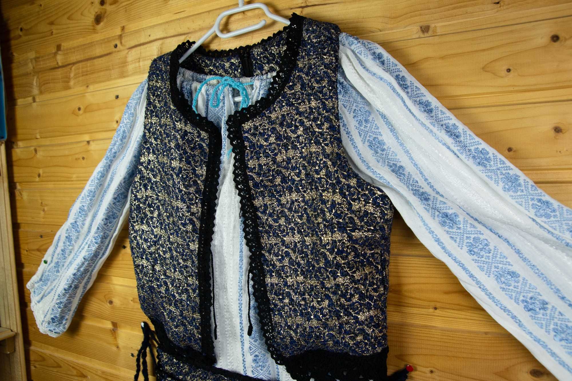 costum popular romanesc
