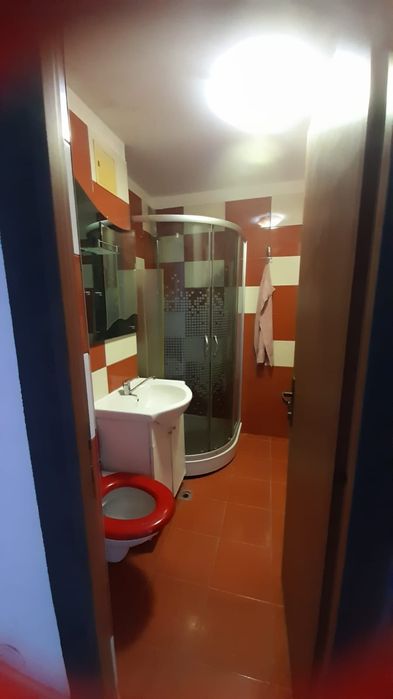 Închiriez apartament in Novaci centru