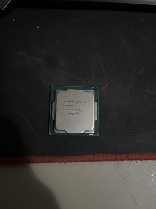 Procesor intel i3 8100