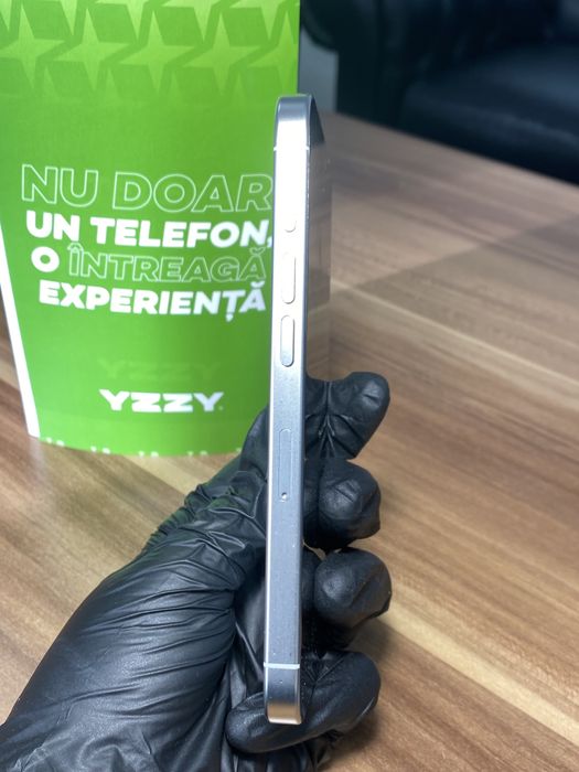 iPhone 15 Pro / 128 GB / Sănătate baterie 90% / Foarte bun