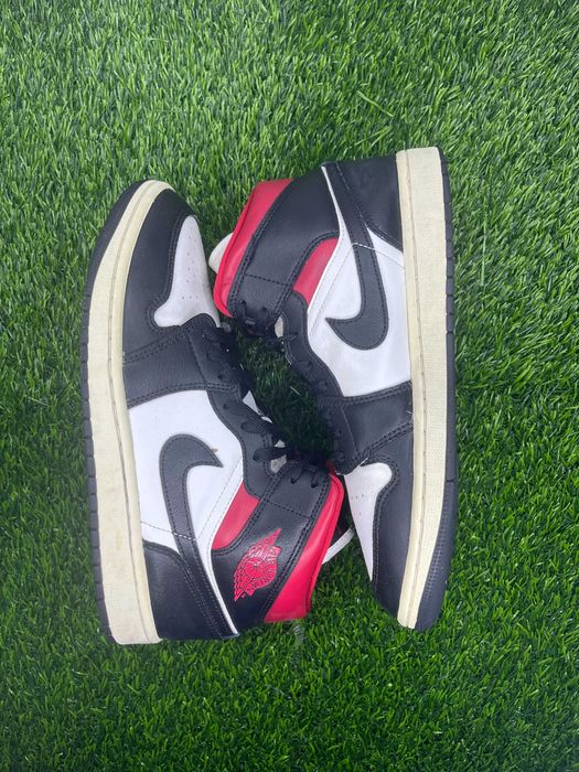 Air Jordan 1 Mid Wmns Дамски Маратонки