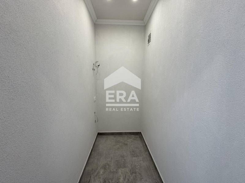 Тристаен апартамент, напълно отремонтиран и готов за нанасяне в кв. Ча