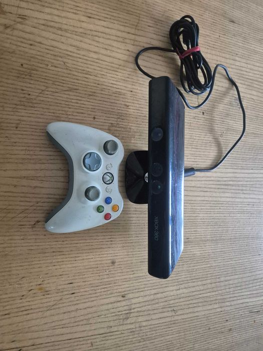 Vând Controller + Kinect Xbox 360