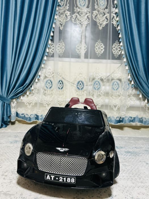 Продам машину на акуммуляторе