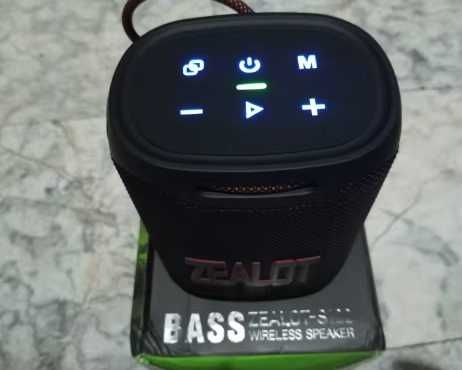 Преносима тонколона Zealot s122