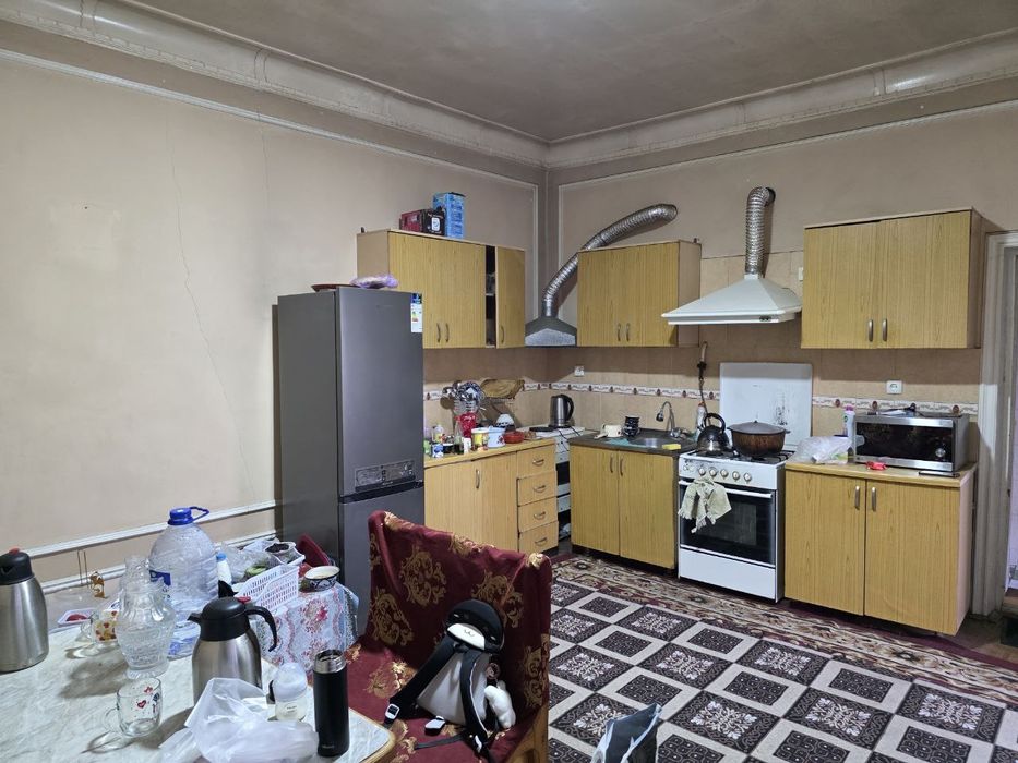 Uchastka, hovli sotiladi erkin postdan otganda