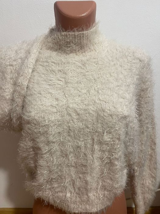 Pulover pufos bej