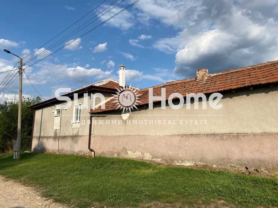 Реновирана и напълно обзаведена къща в село Иваново