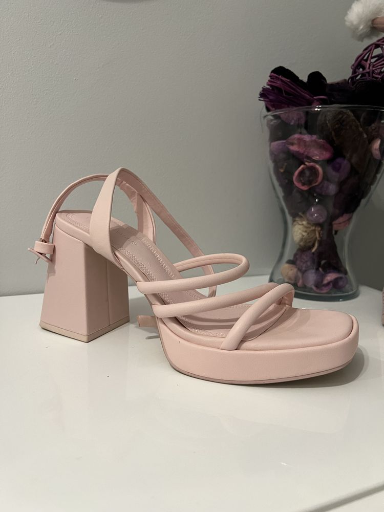Ботуши Juicy Couture, Боти, обувки, маратонки, токчета