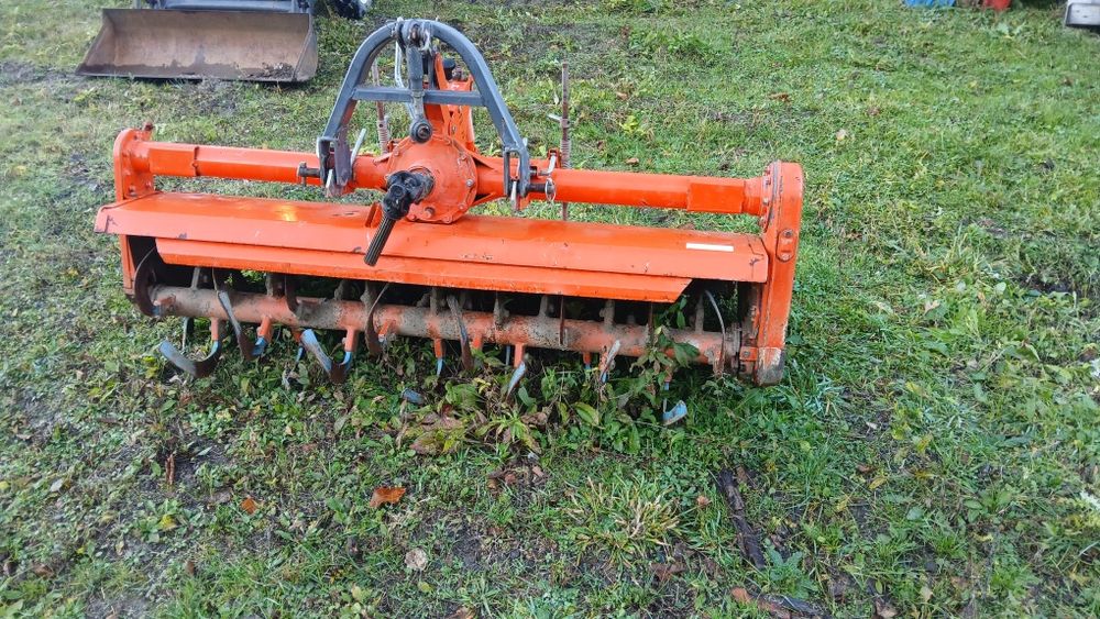 Vând tractor Kubota Saturn