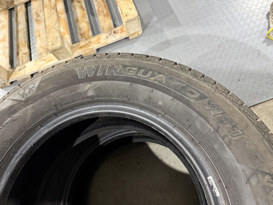 2бр. КАТО НОВИ Товарни Зимни Гуми 235/65R/16C -NEXEN- DOT:2324- 9.6мм.