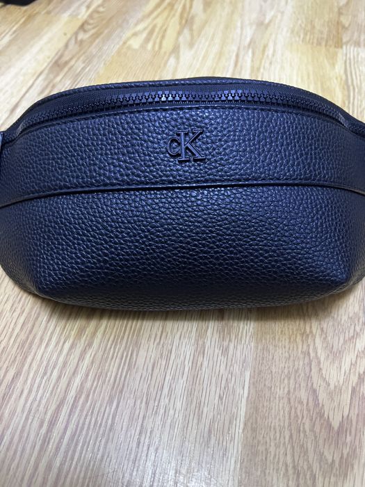 Borseta ck neagra cu bretea scurta