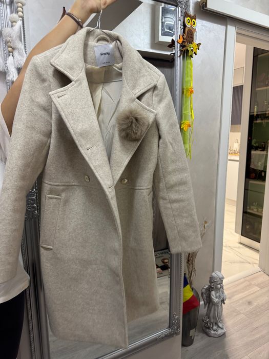 Vând geaca , palton și rochie