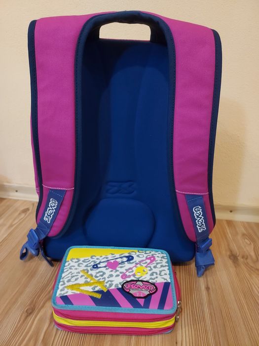 Ghiozdan Seven, cu compartimente multiple