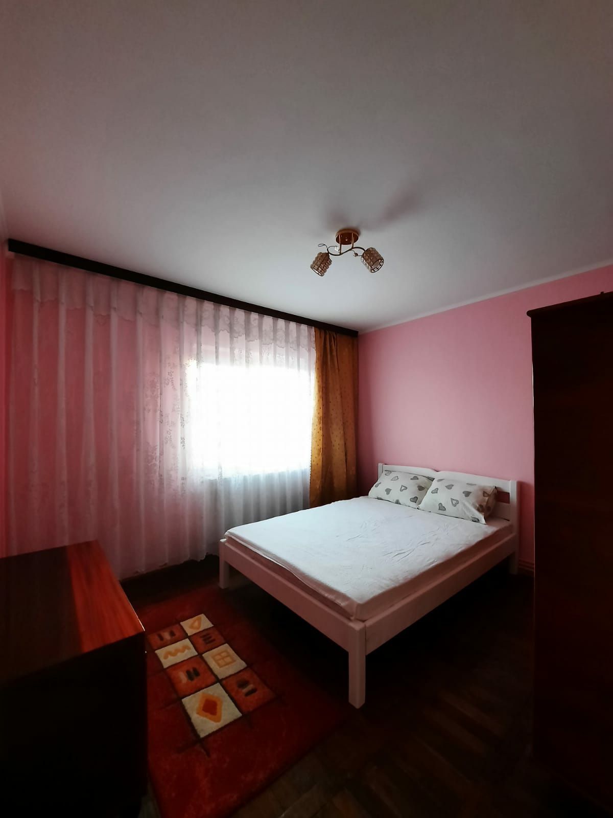 Vand apartament zona Far