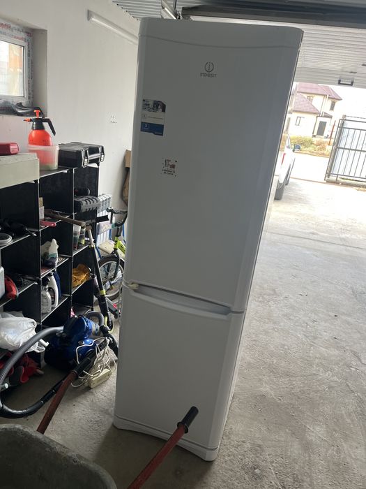 холодильник Indesit