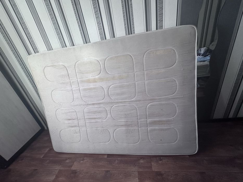 Продам матрас б/у 140\200