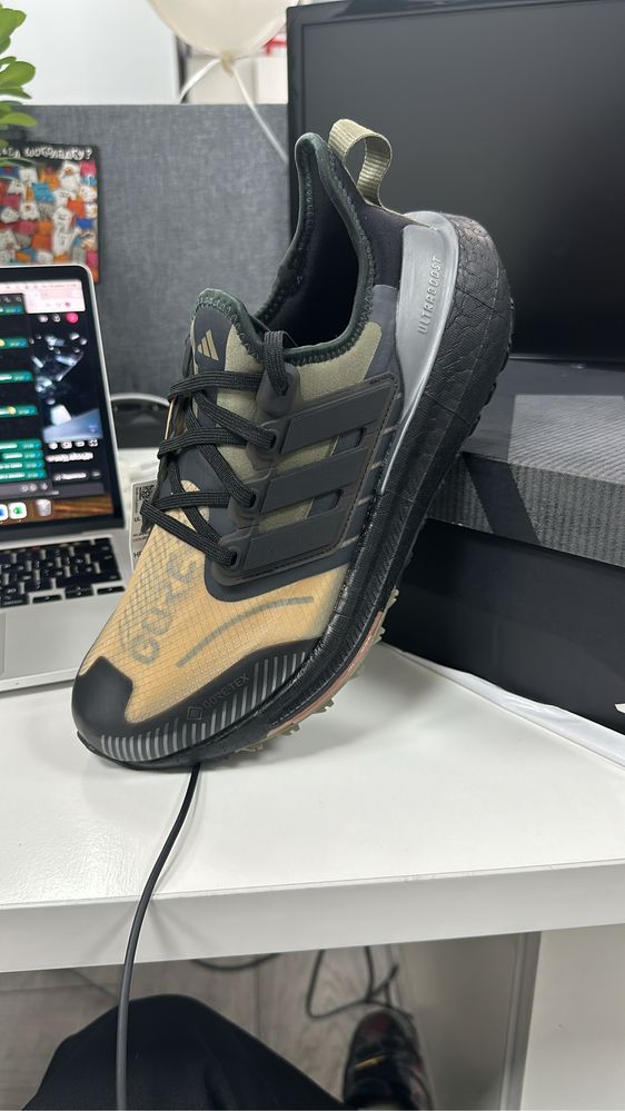 Новые кроссовки Adidas оригинал 42р