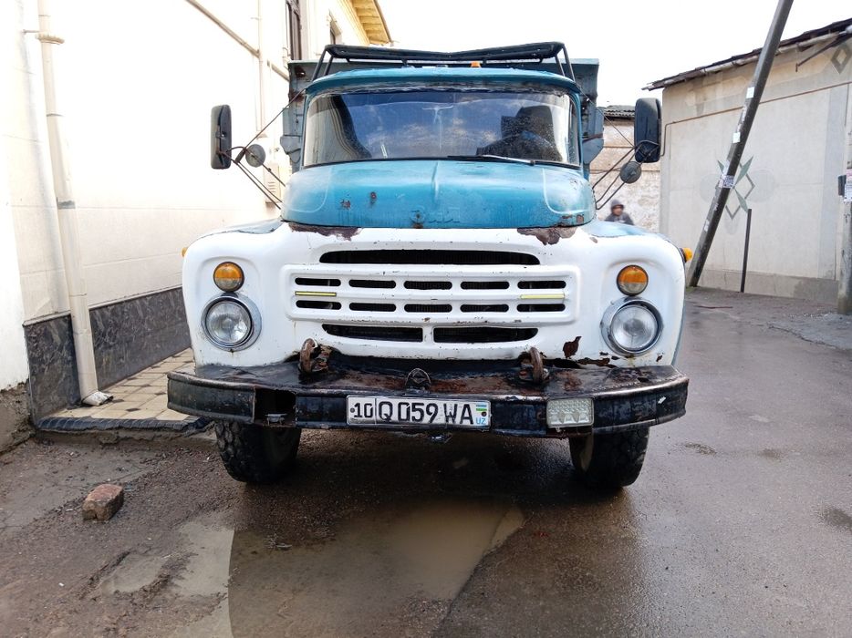 ЗИЛ4502 самавал сотилади.
