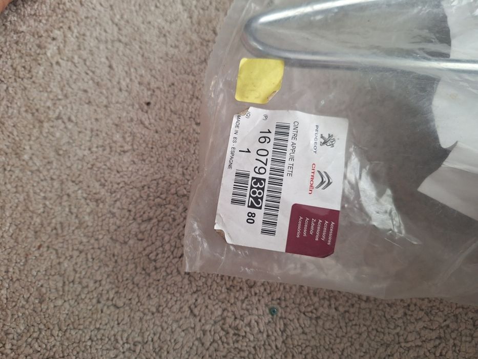 Закачалки за автомобил,подглавник