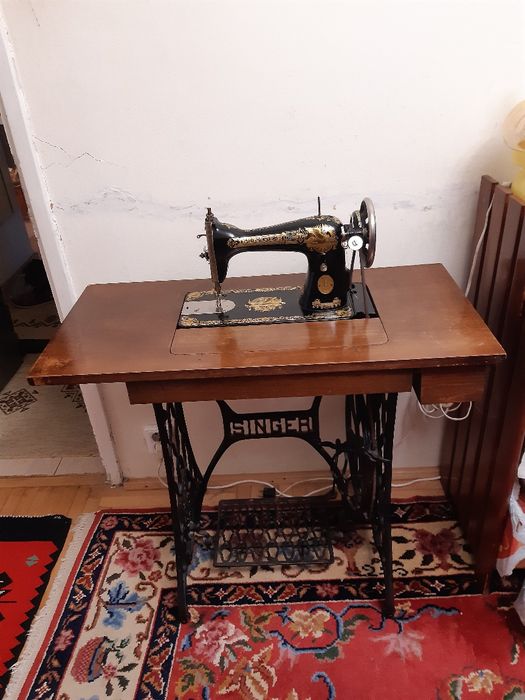 Mașină de cusut Vintage Singer