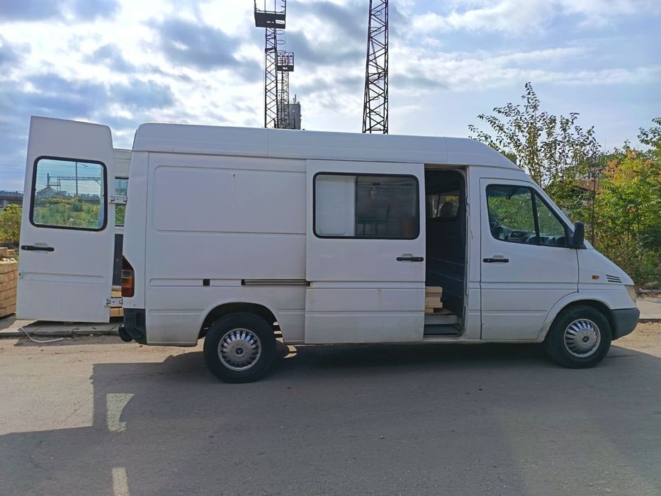 Чисти,изнася,извозва,подръжка,