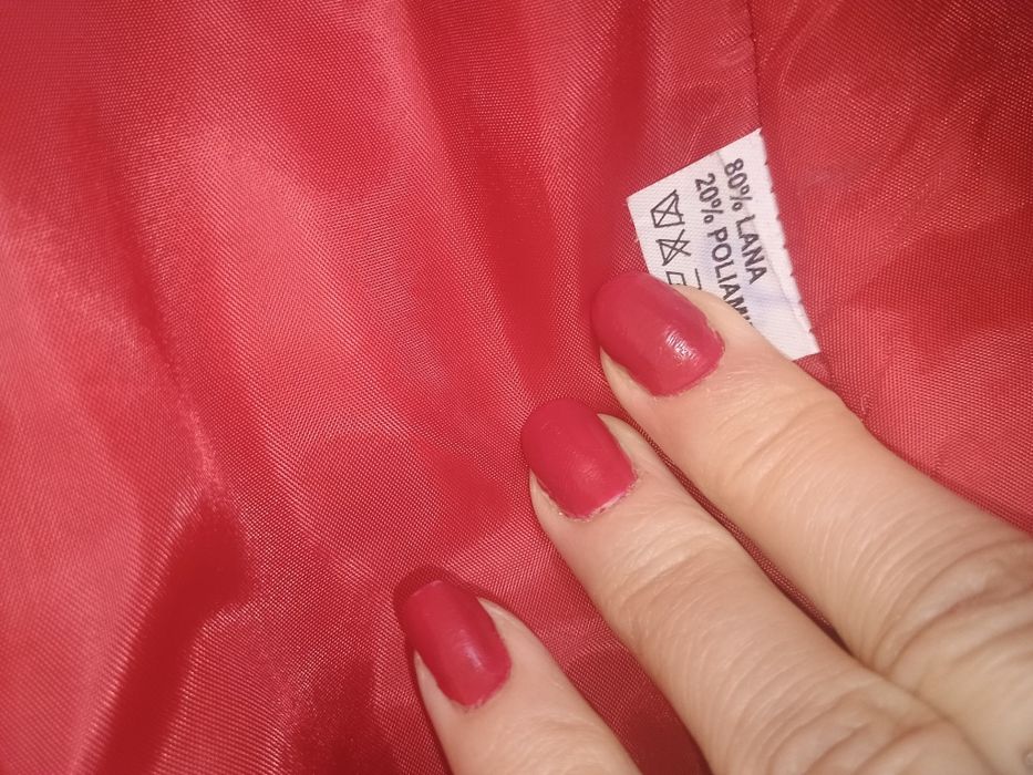 Palton nou rosu deosebit