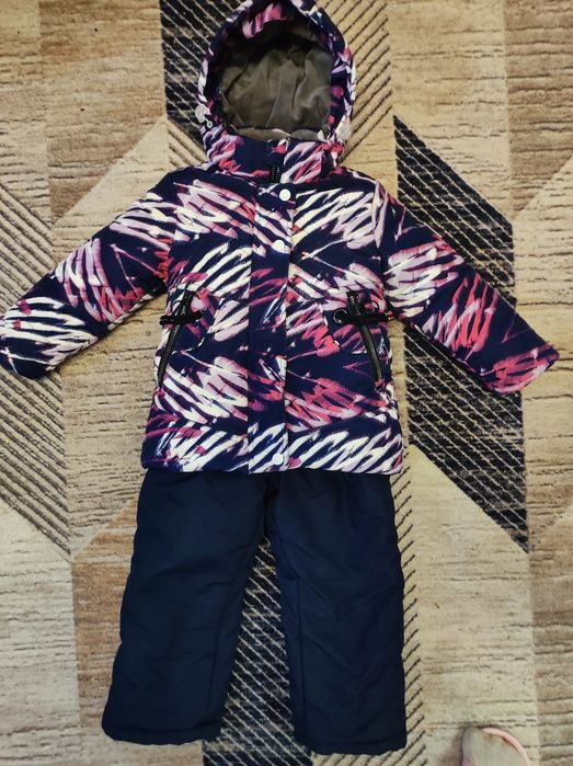 Продам зимний комбинезон на 2-3 года
