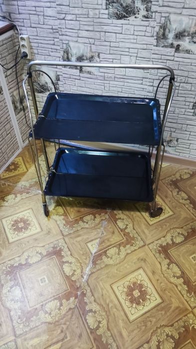 Сервировочный столик