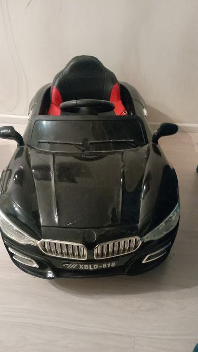 Продается детский электрический автомобиль