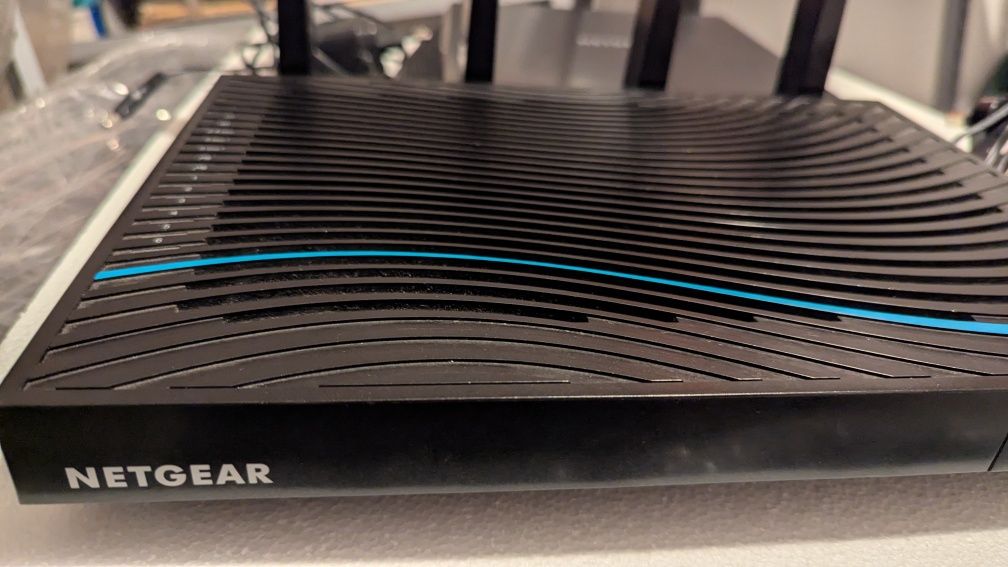 Netgear Nighthawk R7000 и Netgear R8500 - 2 бр. Гигабитови Ру