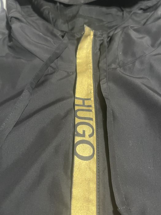 Яке ветровка hugo boss