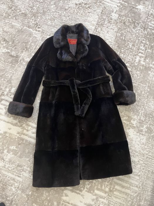 Бобровая шуба с норкой