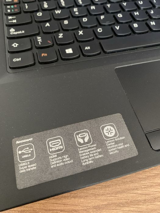 Laptop Lenovo Display 15,6 led,500gb mem,4gb ram cu incarcator.