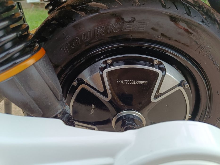 Vând motoscuter electric Volta 2000w