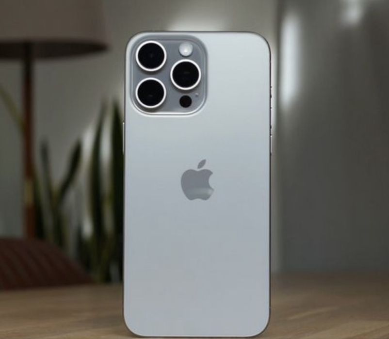 Продам айфон 15 про макс