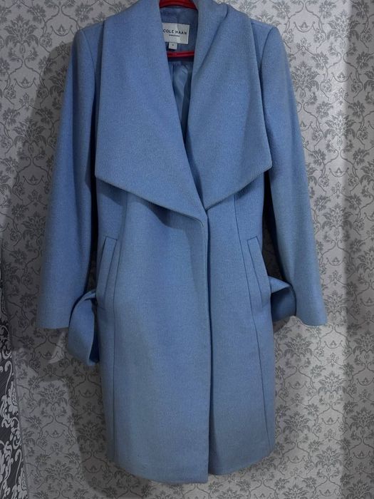 Продаётся от COLE HAAN.
Пальто в отличном состояии.
4